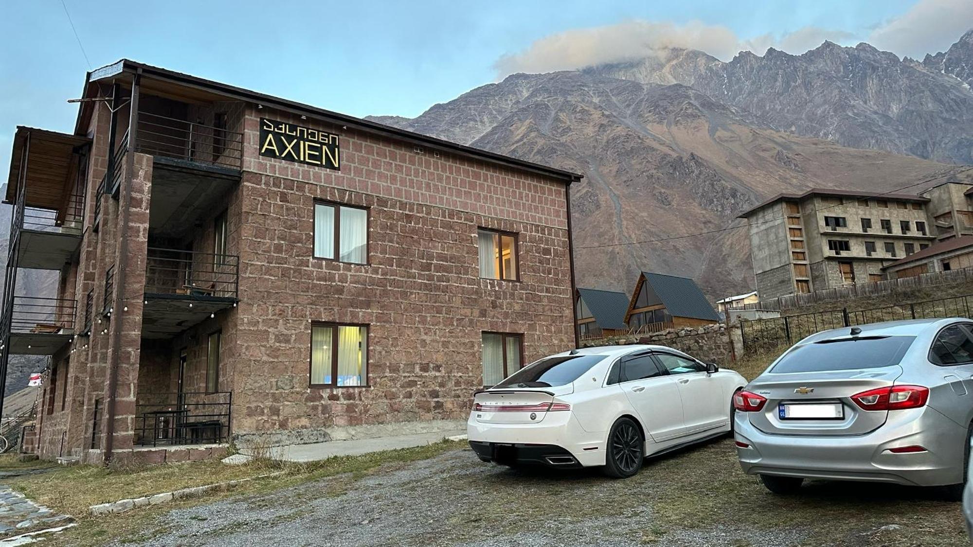 Hotel Axien Kazbegi Zewnętrze zdjęcie