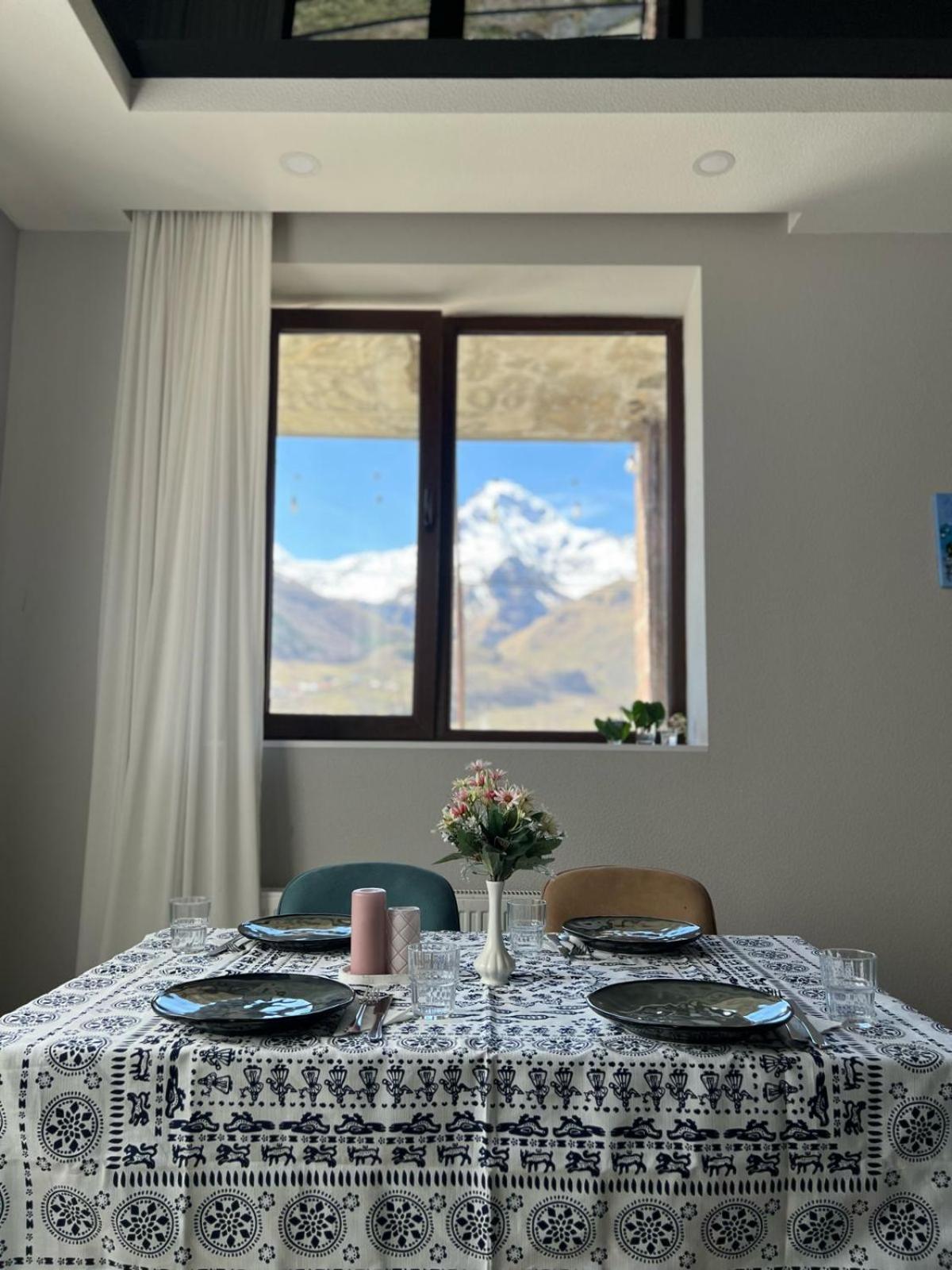 Hotel Axien Kazbegi Zewnętrze zdjęcie