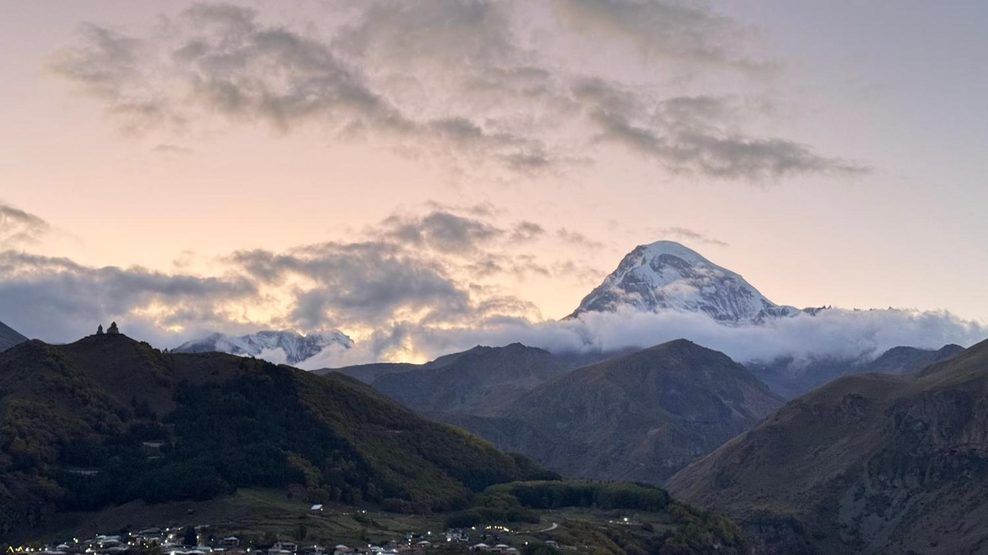 Hotel Axien Kazbegi Zewnętrze zdjęcie